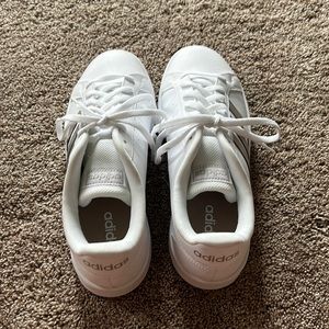 Adias Sneakers Size: 8.5W